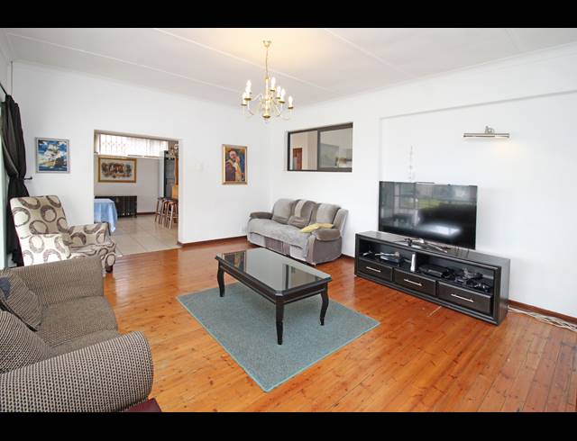 3 BEDROOM HOUSE FOR SALE IN KENSINGTON